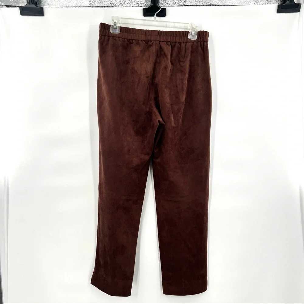 BCBGMaxAzria shop confidence